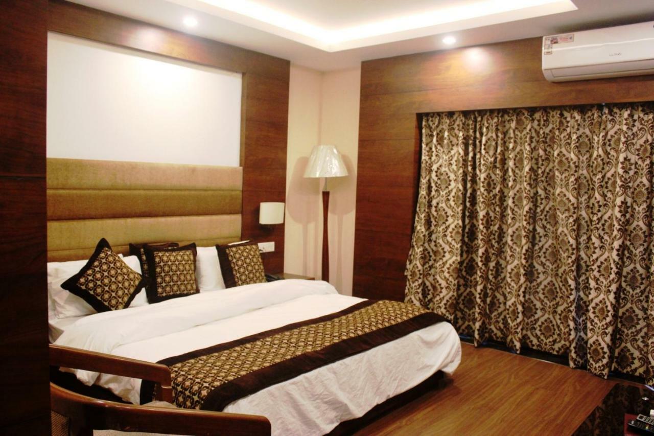 Hotel Simla 西里古里 外观 照片