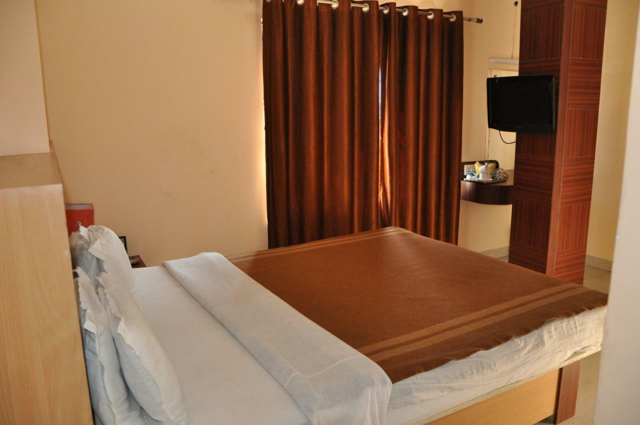 Hotel Simla 西里古里 外观 照片