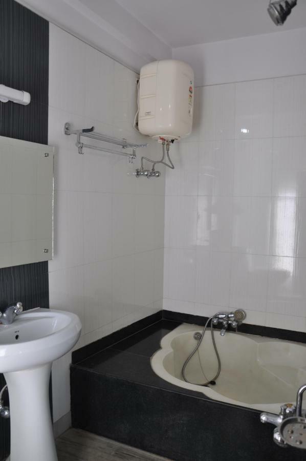 Hotel Simla 西里古里 外观 照片